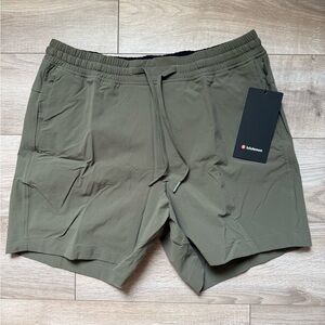NWT Lululemon Bowline Short 5” Sage Size L